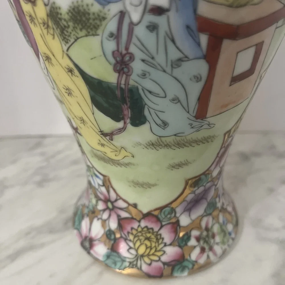 Vintage‎ Asian Porcelain Vase Floral Scene Figures Gold Trim Large